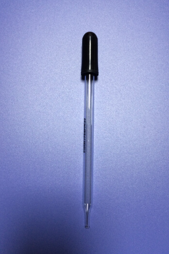 Assembled Clear Glass Pipette with Rubber Bulb