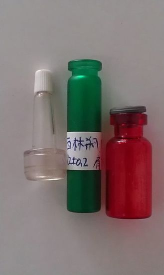 Tubular Green and Red Glass Bottle for Cillion